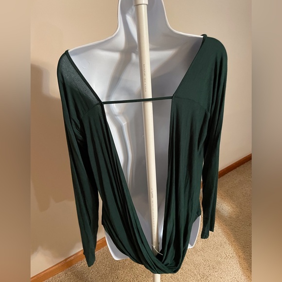 Open Back Zyia Yoga Top Size L Never worn - Picture 2 of 3